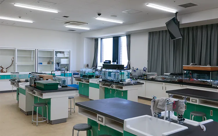 中学理科実験室